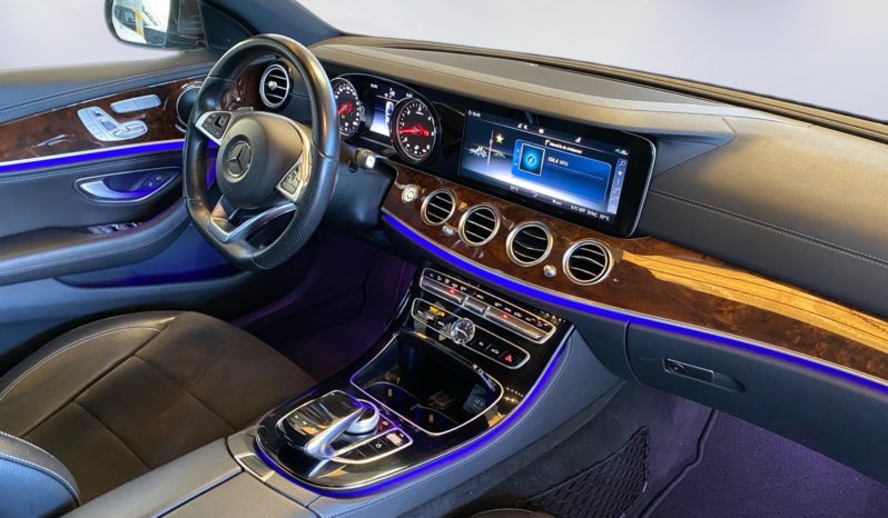 
								Mercedes-Benz E 350d AMG full									