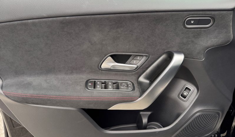 
								Mercedes-Benz Classe A 250e AMG full									