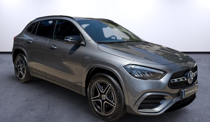 
								Mercedes-Benz GLA 250e AMG full									