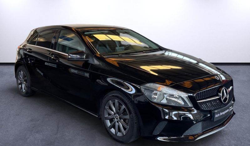 
								Mercedes-Benz Class A 180d Style full									