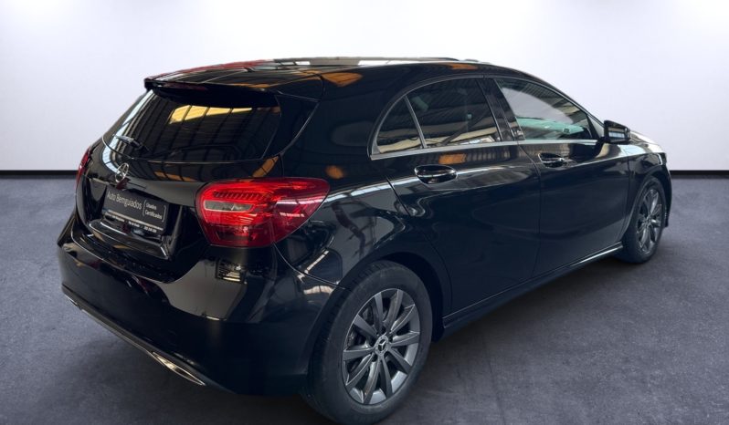 
								Mercedes-Benz Class A 180d Style full									