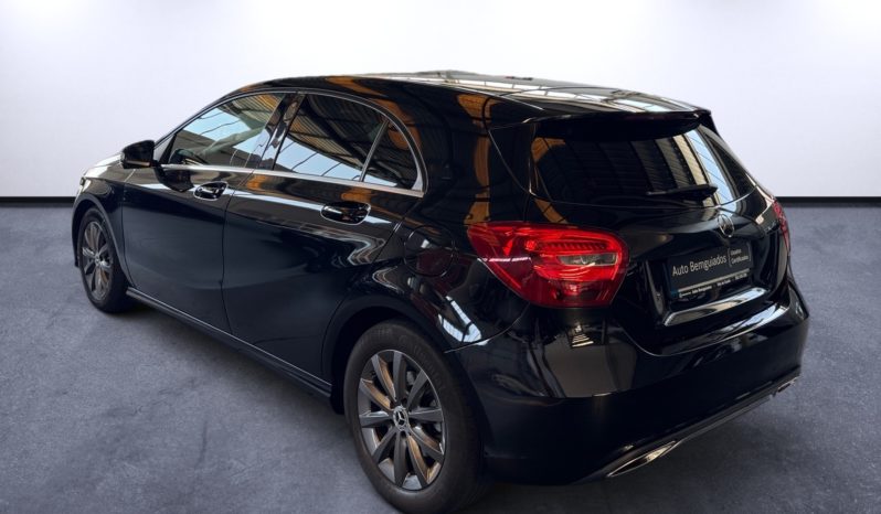 
								Mercedes-Benz Class A 180d Style full									
