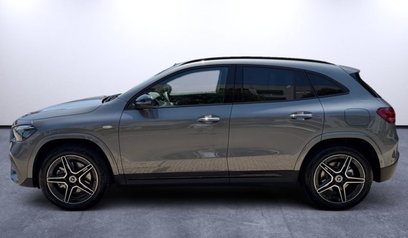 
								Mercedes-Benz GLA 250e AMG full									