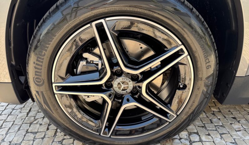 
								Mercedes-Benz GLA 250e AMG full									