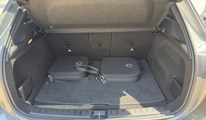 
								Mercedes-Benz GLA 250e AMG full									