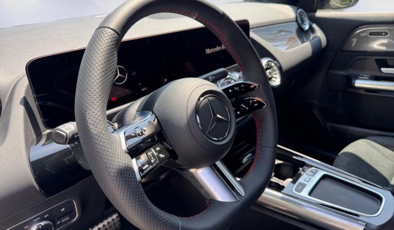 
								Mercedes-Benz GLA 250e AMG full									