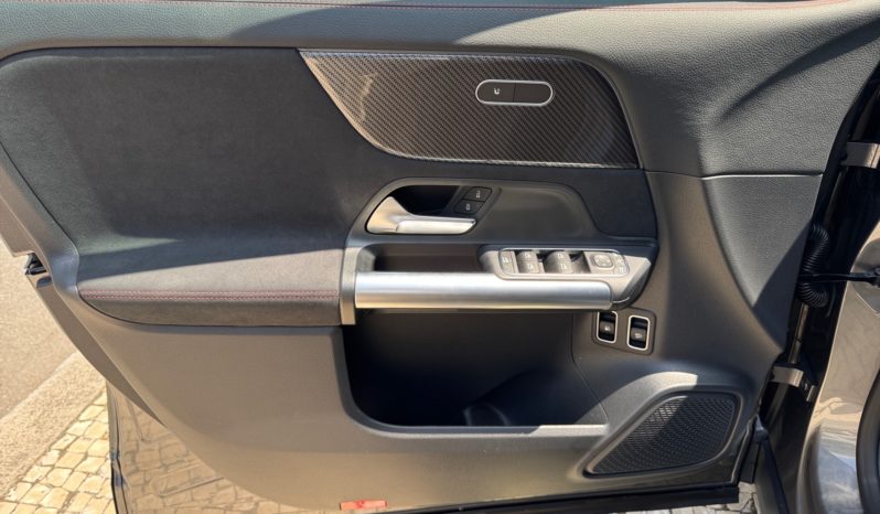 
								Mercedes-Benz GLA 250e AMG full									