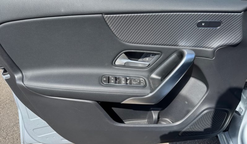 
								Mercedes-Benz Class A 180d full									