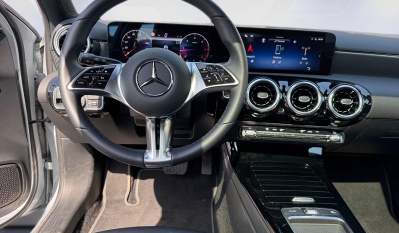 
								Mercedes-Benz Class A 180d full									