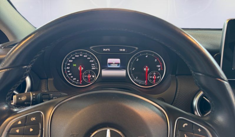 
								Mercedes-Benz Class A 180d Style full									
