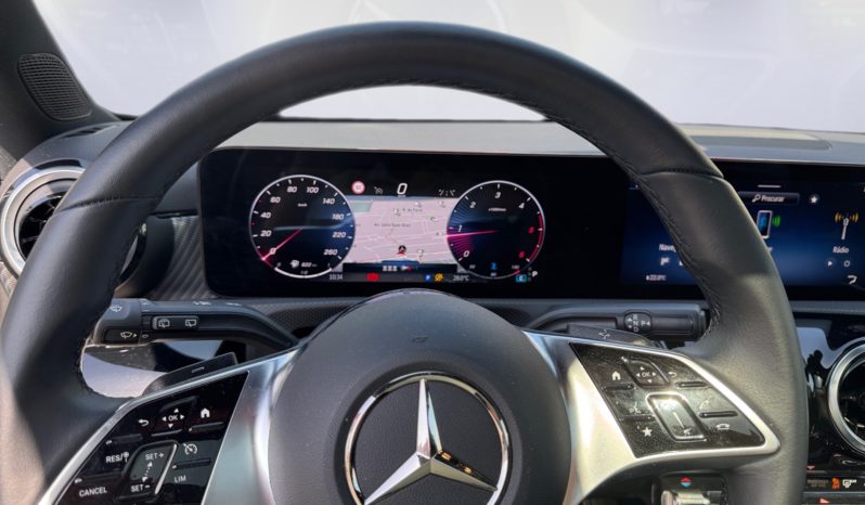 
								Mercedes-Benz Class A 180d full									
