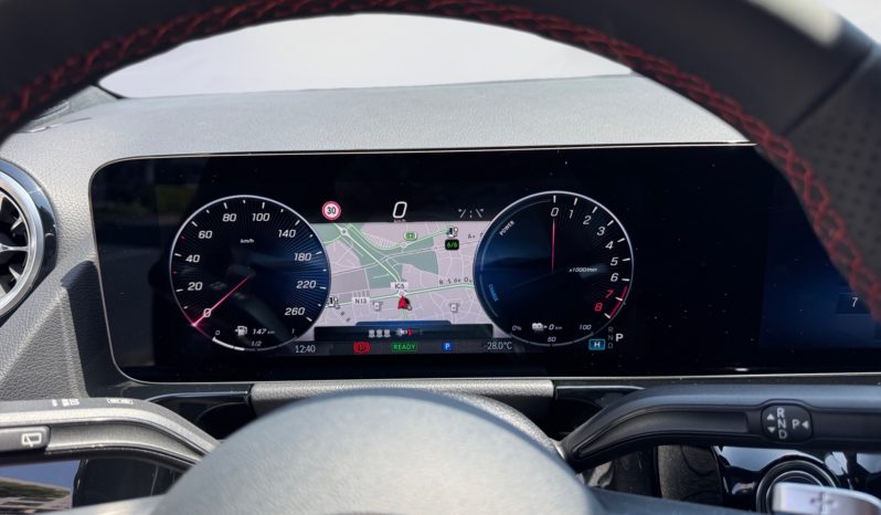 
								Mercedes-Benz GLA 250e AMG full									