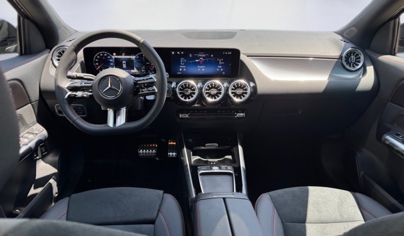 
								Mercedes-Benz GLA 250e AMG full									