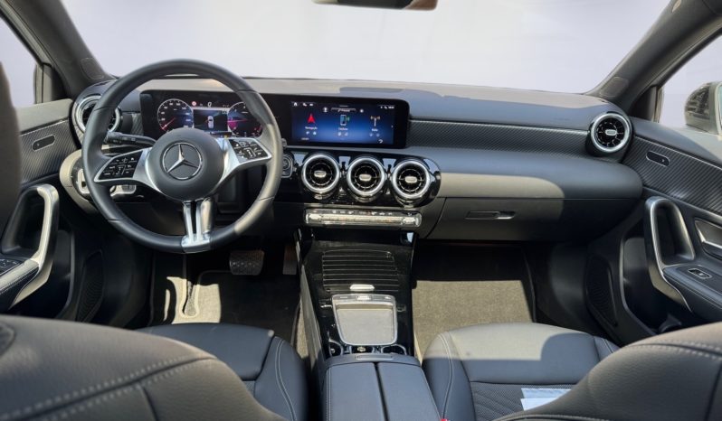 
								Mercedes-Benz Class A 180d full									