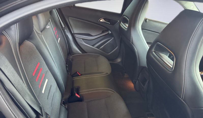 
								Mercedes-Benz Class A 180d Style full									
