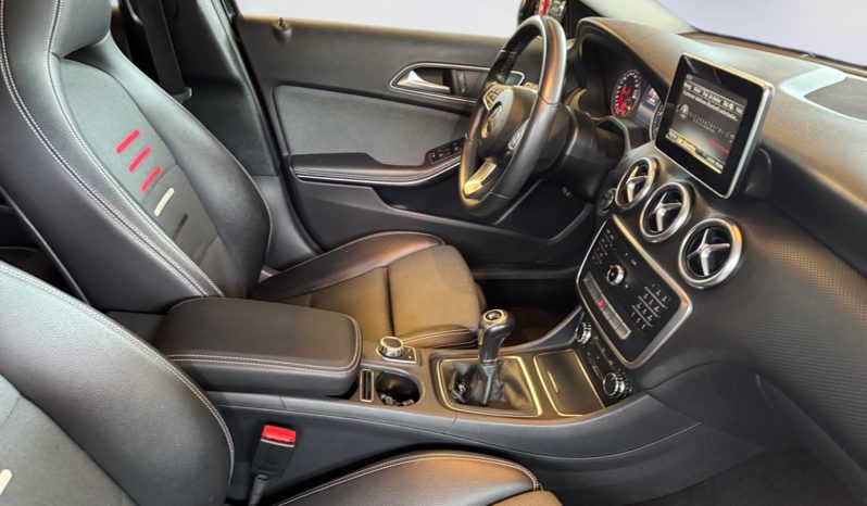 
								Mercedes-Benz Class A 180d Style full									